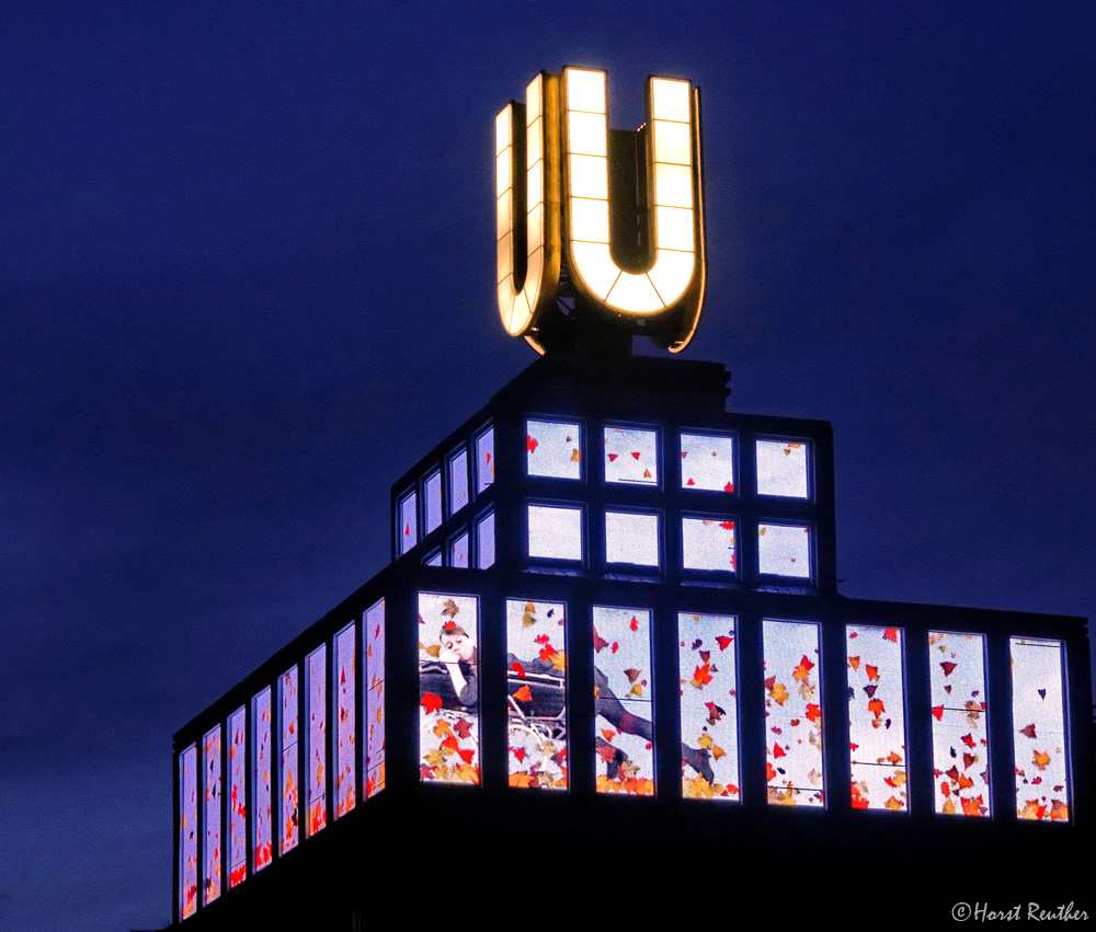 Nachtblauer Himmel über der Unionsbrauerei.