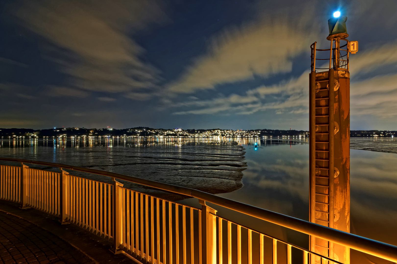 Nachtblick nach Blankenese