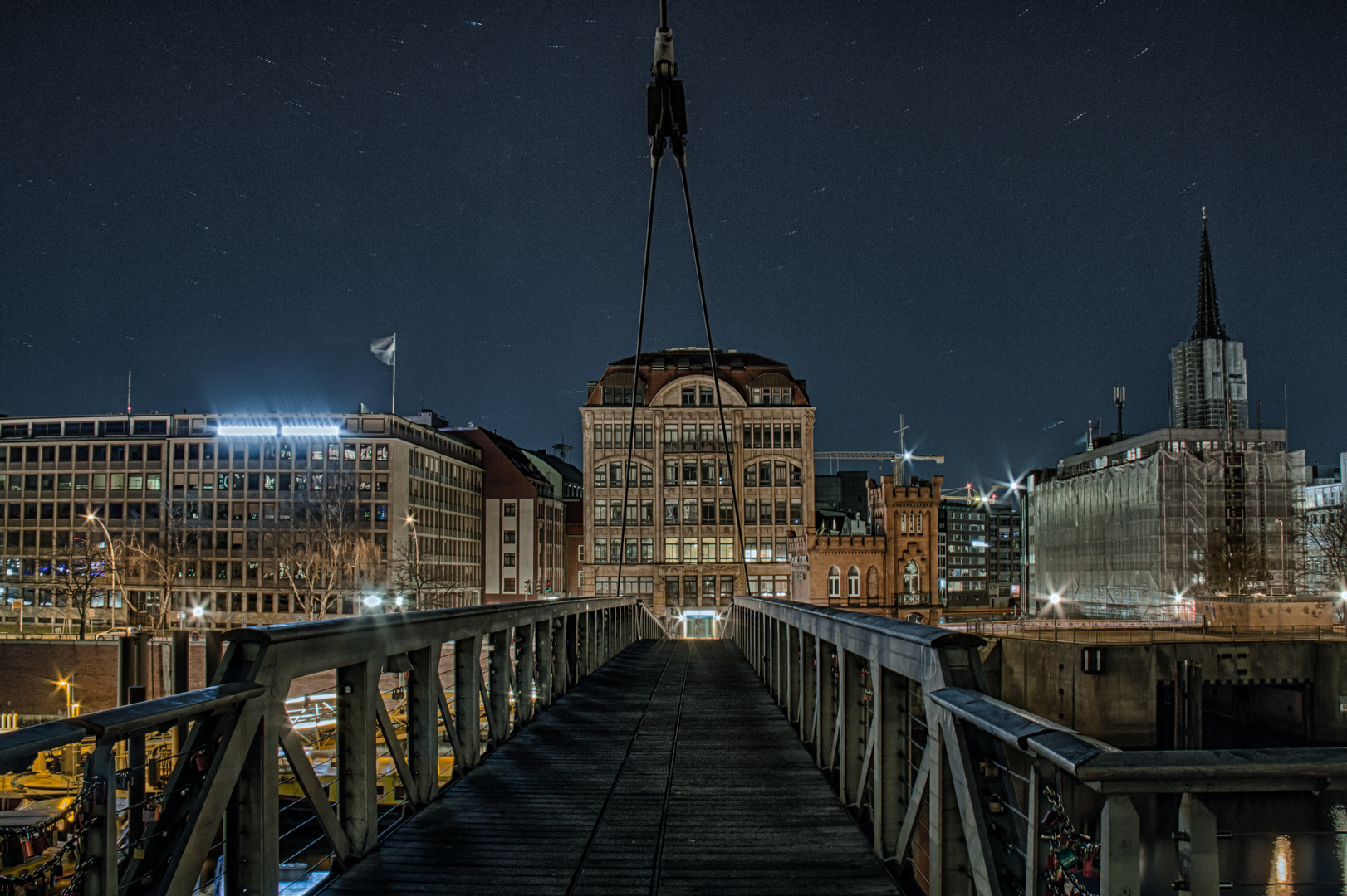 Nachtblick zur Deichstraße