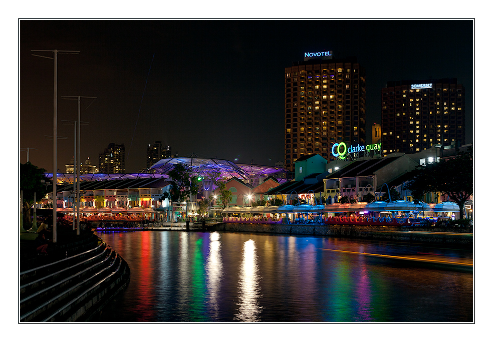 Nachtbummel am Singapore River