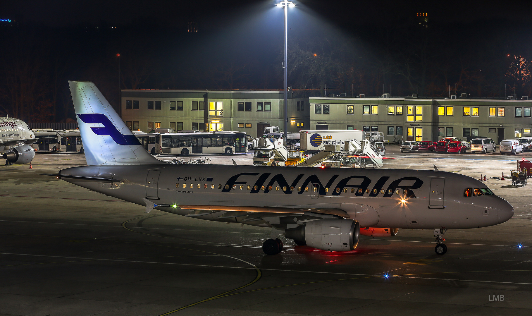 Nachtflug nach Helsinki