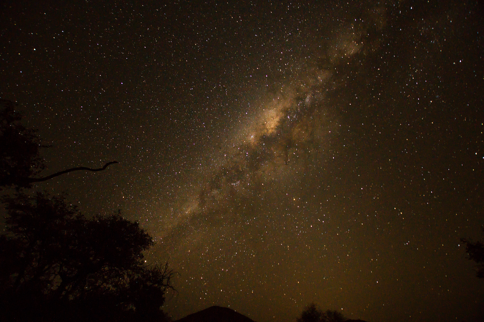 Nachthimmel über dem Damaraland in Namibia