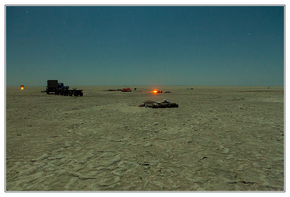 Nachtlager in den Makgadikgadi Salzpfannen