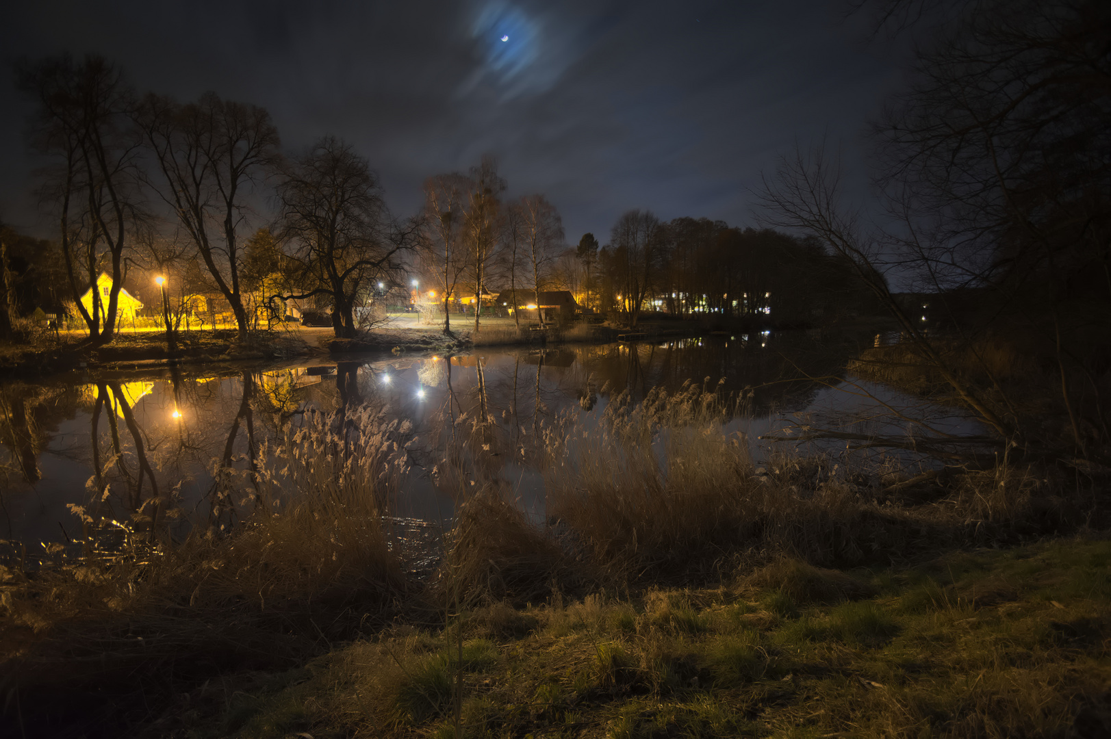 Nachtleuchten am Kanal