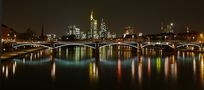 Nachtleuchten in Frankfurt von Mark Scheele 