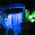 Nachtlichter-Blauer-Wasserfall