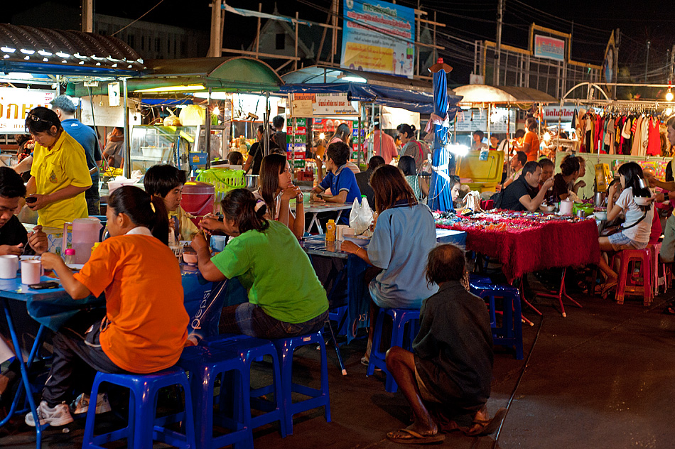 Nachtmarkt Surin III