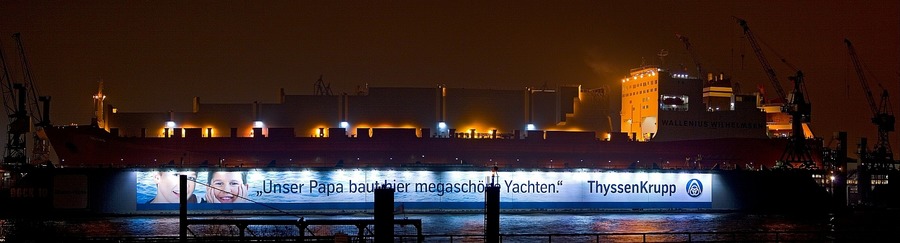 Nachtpanorama Trockendock Hafen Hamburg