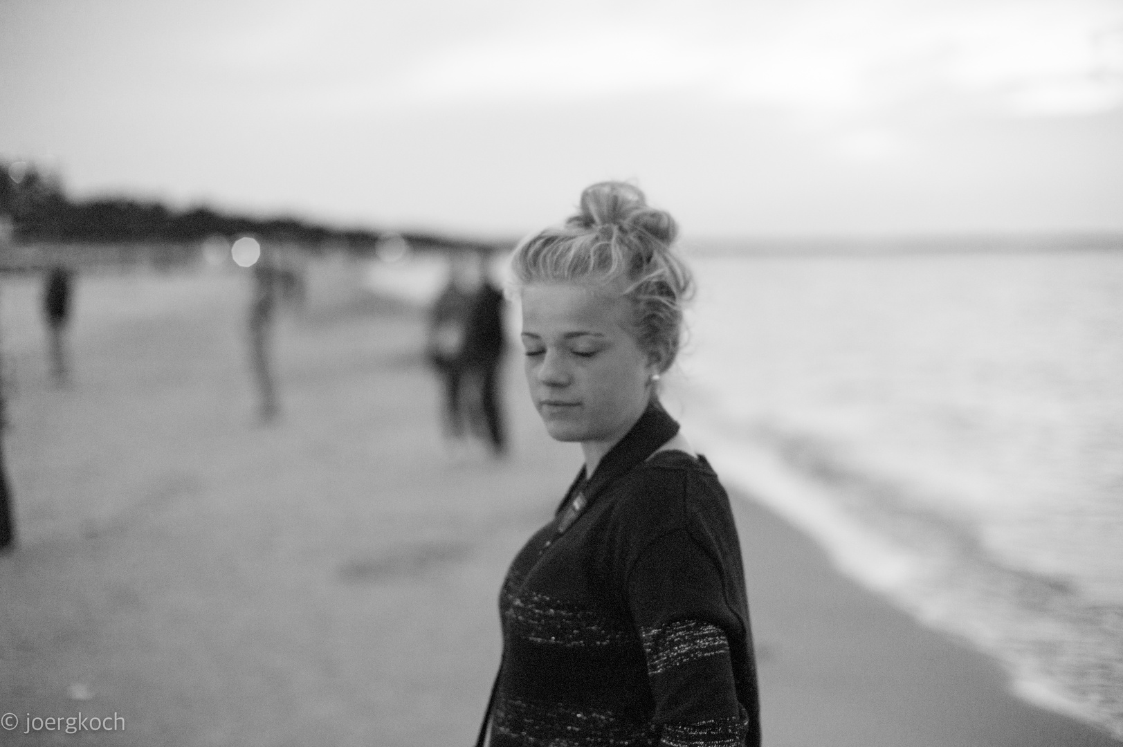 Nachtportrait am Strand, Modell "Lili"