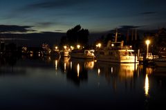 Nachtruhe am Hafen