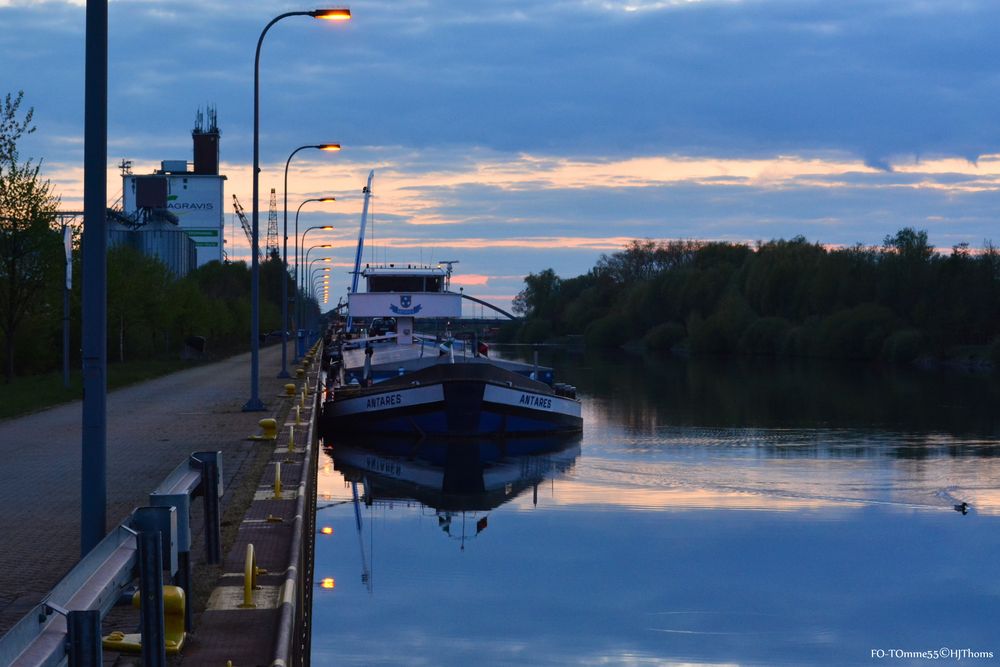 Nachtruhe auf dem Mittellandkanal