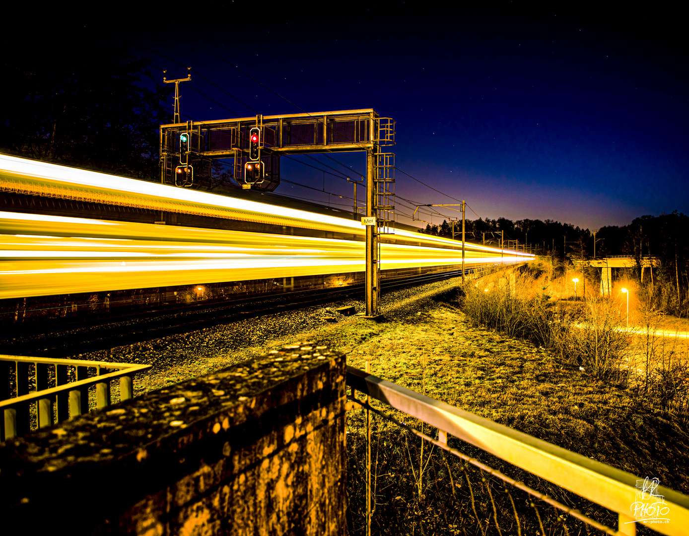 Nachts am Bahnhof 2