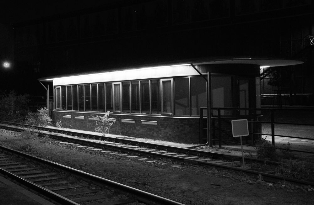 Nachts am Bahnhof by Godfather76 