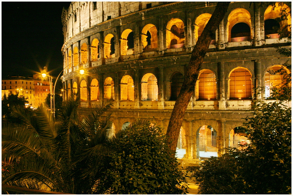 Nachts am Colluseum in Rom