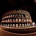 Nachts am Colosseum