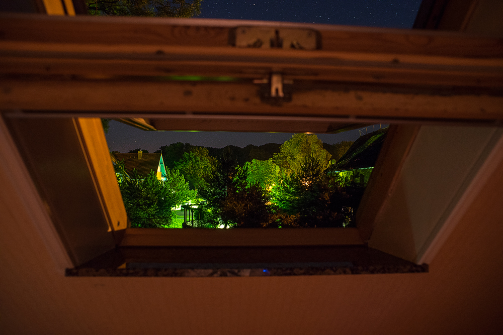 Nachts am Fenster
