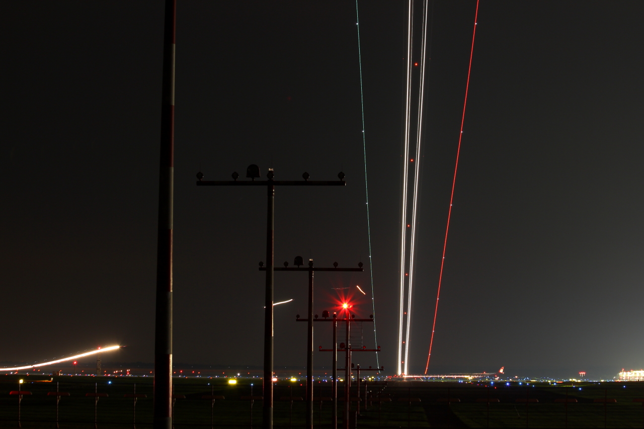 Nachts am Flughafen