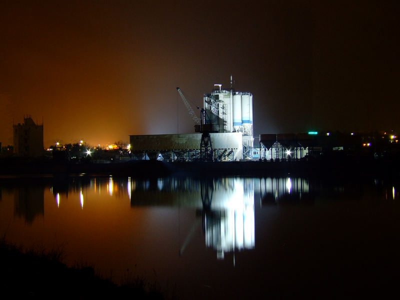 Nachts am Hafen