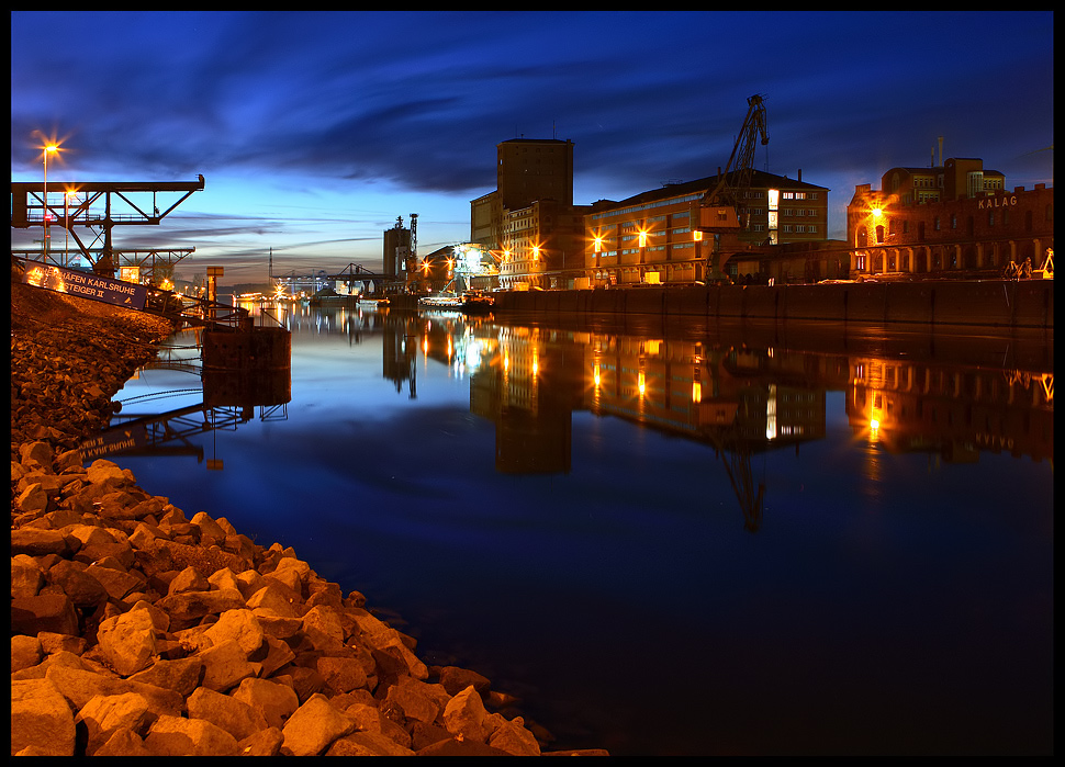 Nachts am Hafen II