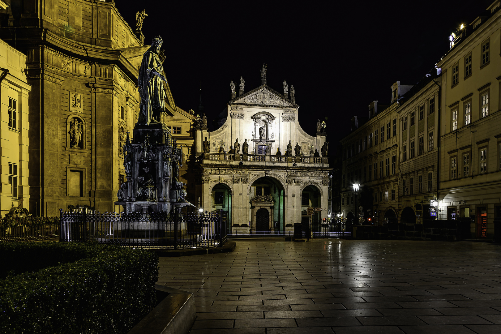 Nachts am Kreuzherrenplatz