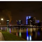 Nachts am Mainufer in Frankfurt