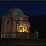 ...Nachts am Mausoleum...