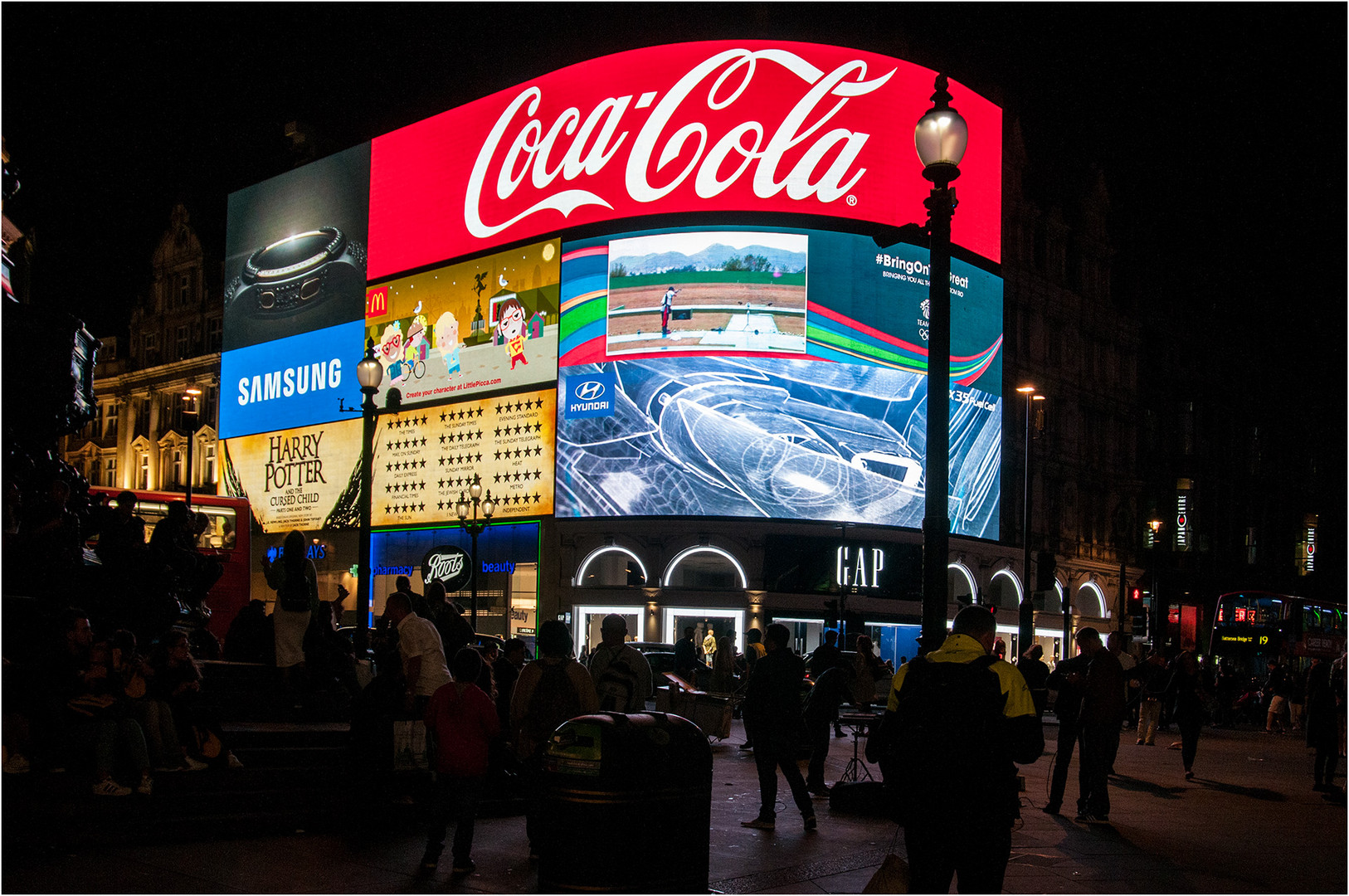 Nachts am Picadiilly Circus