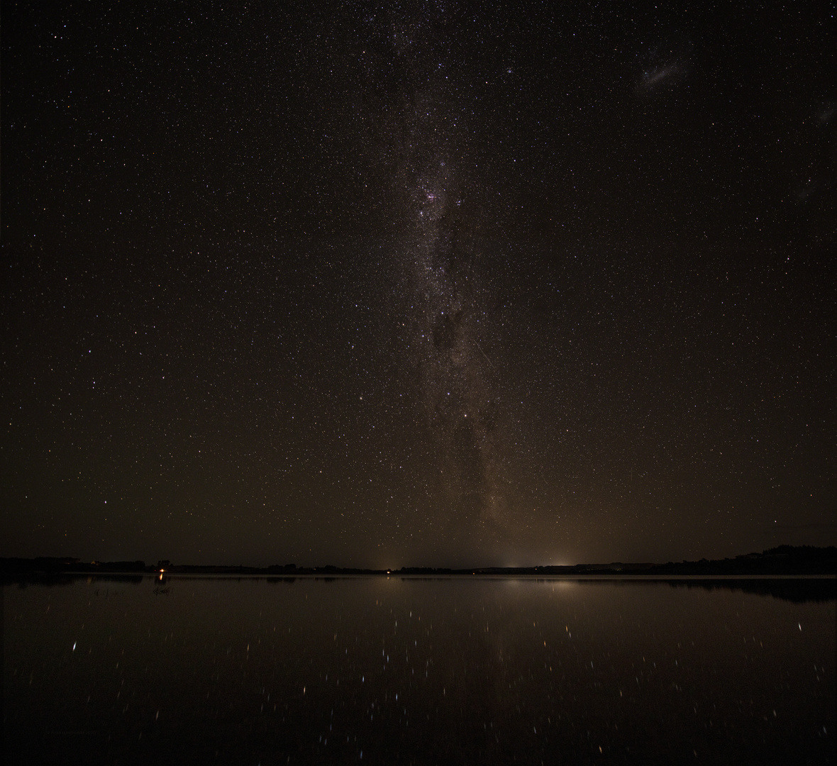 Nachts am Rerewhakaaitu See auf der Nordinsel Neuseelands