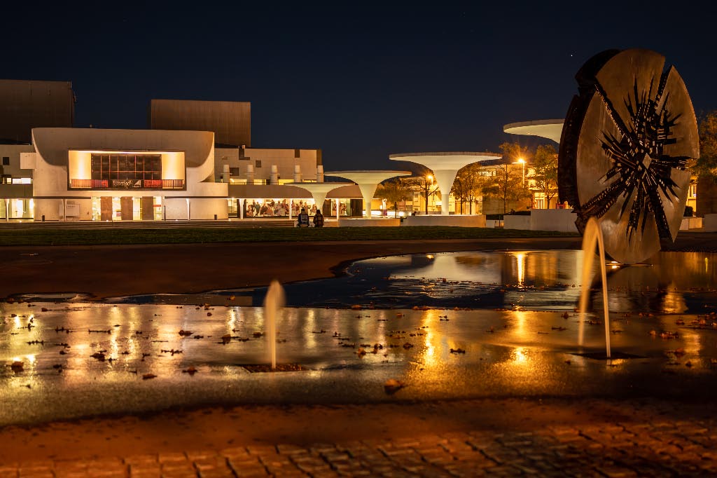 Nachts am Theater