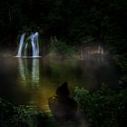 Nachts am Wasserfall