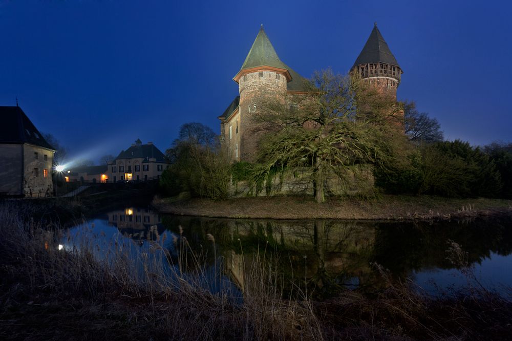 Nachts an der Burg