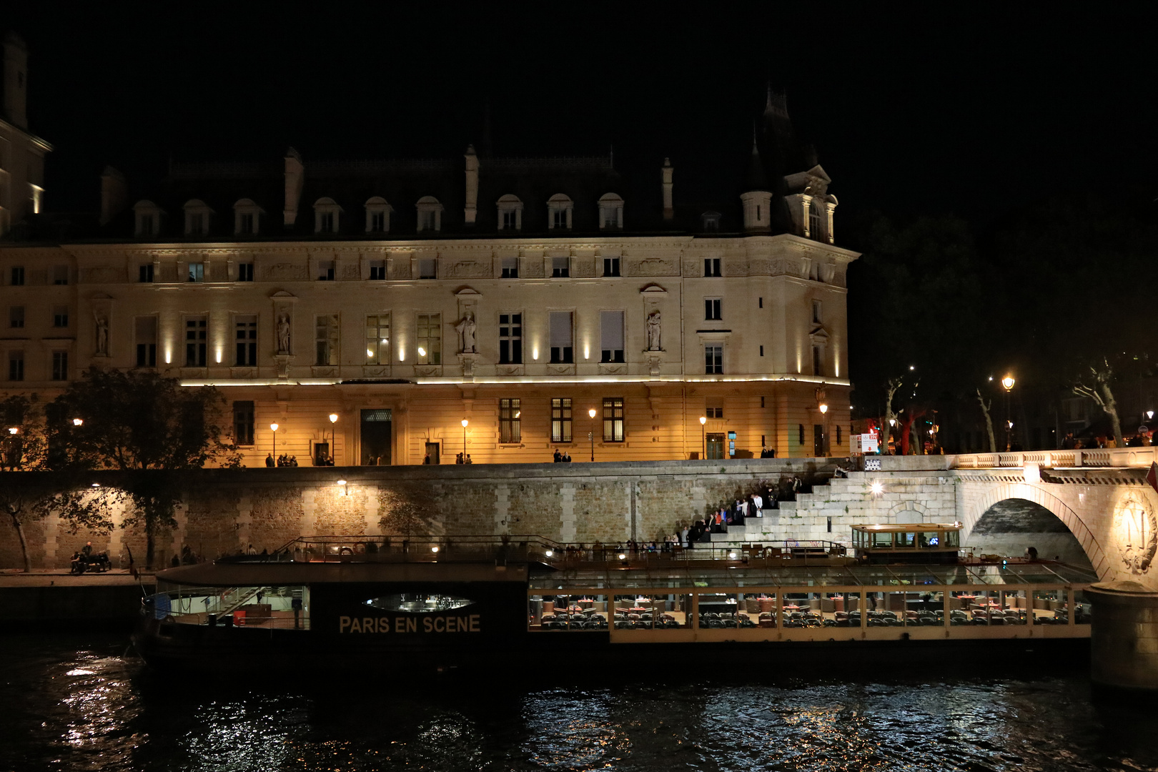 Nachts an der Seine