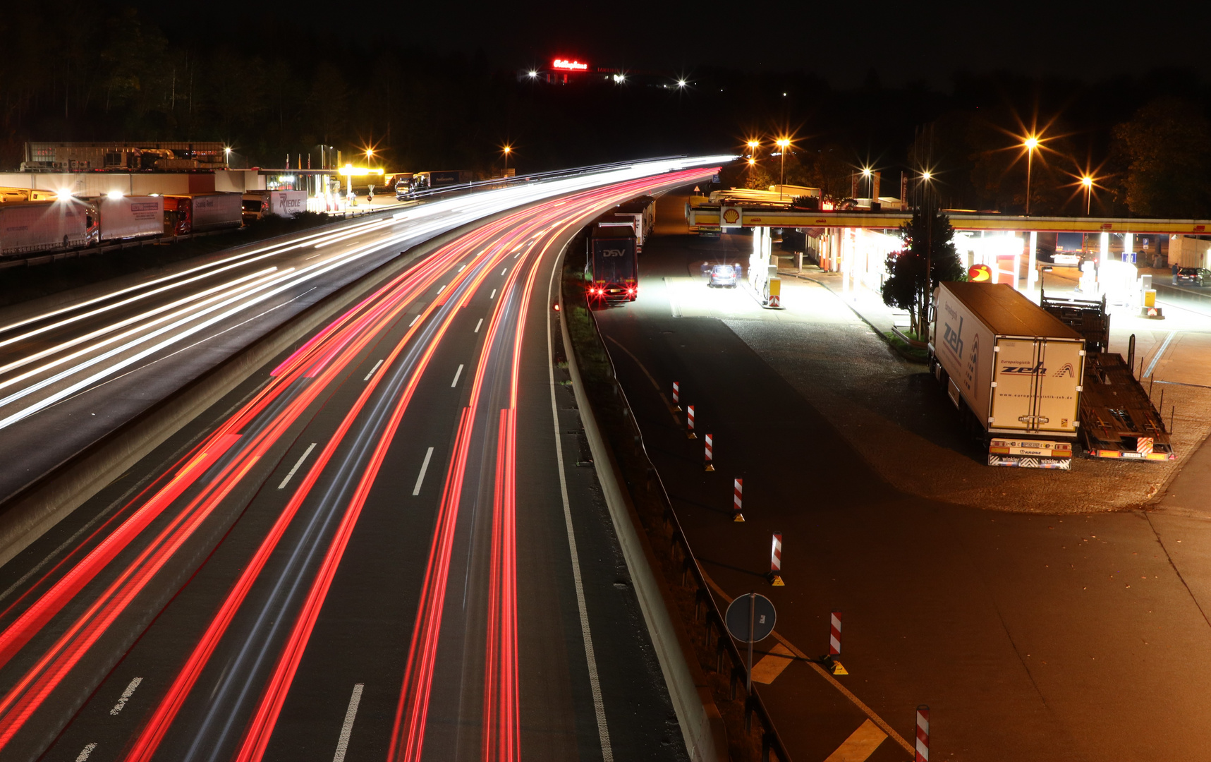 Nachts an der Tanke