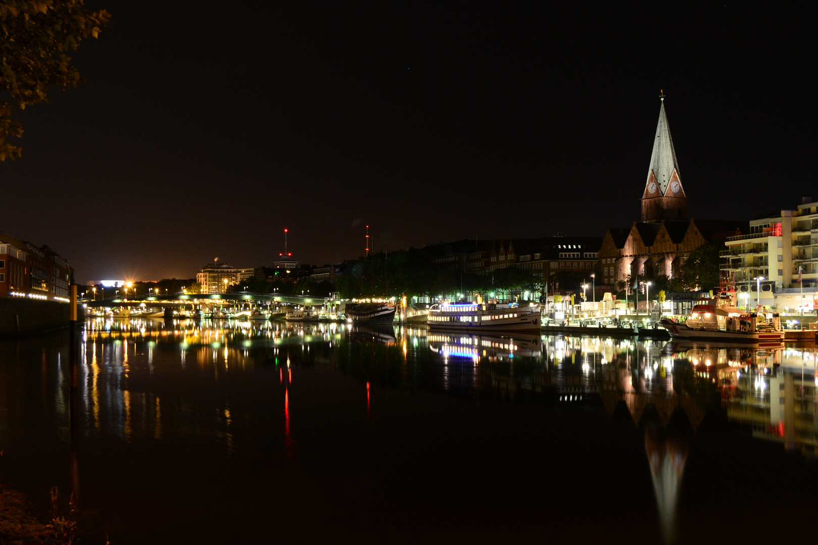 Nachts an der Weser