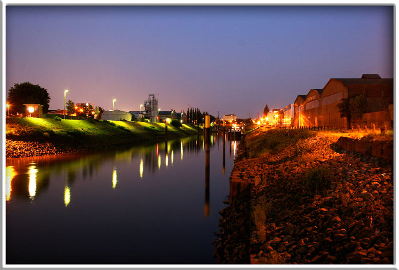 Nachts an der Weser (Seitenarm, Hohentorshafen) Bearbeitet