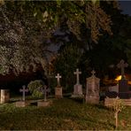 Nachts auf dem Friedhof