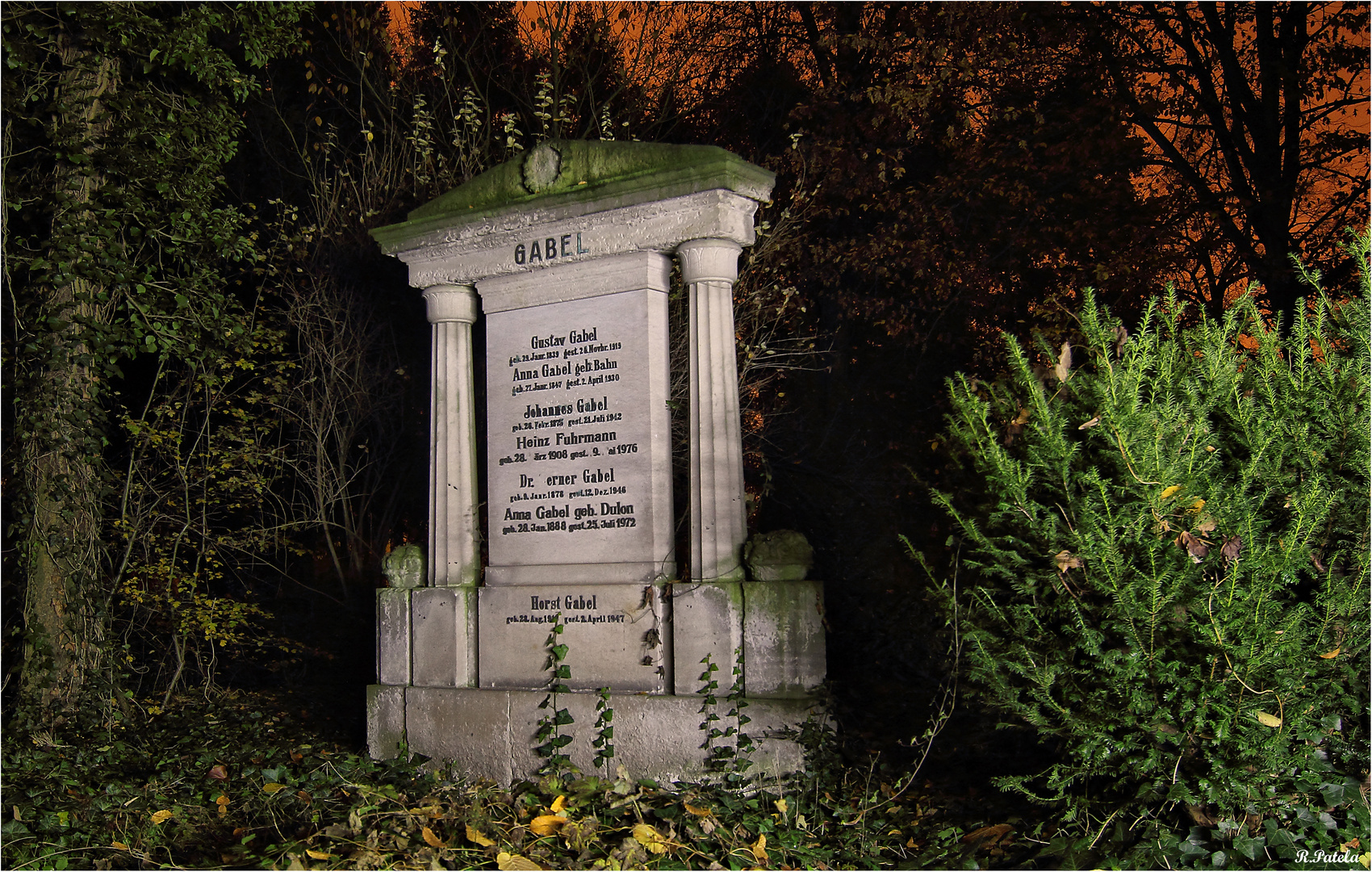 Nachts auf dem Friedhof 3