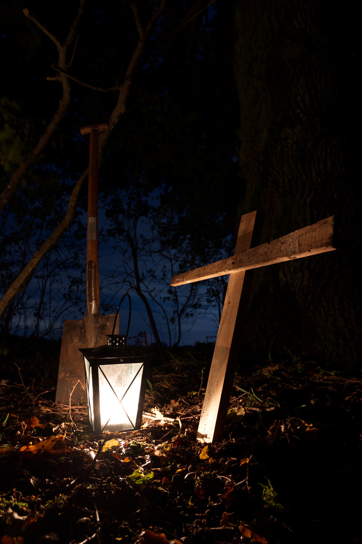 Nachts auf dem Friedhof