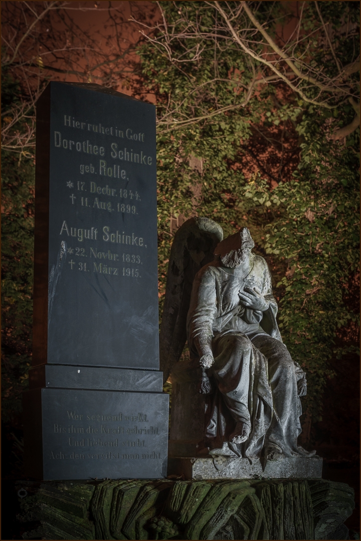 Nachts auf dem Friedhof 