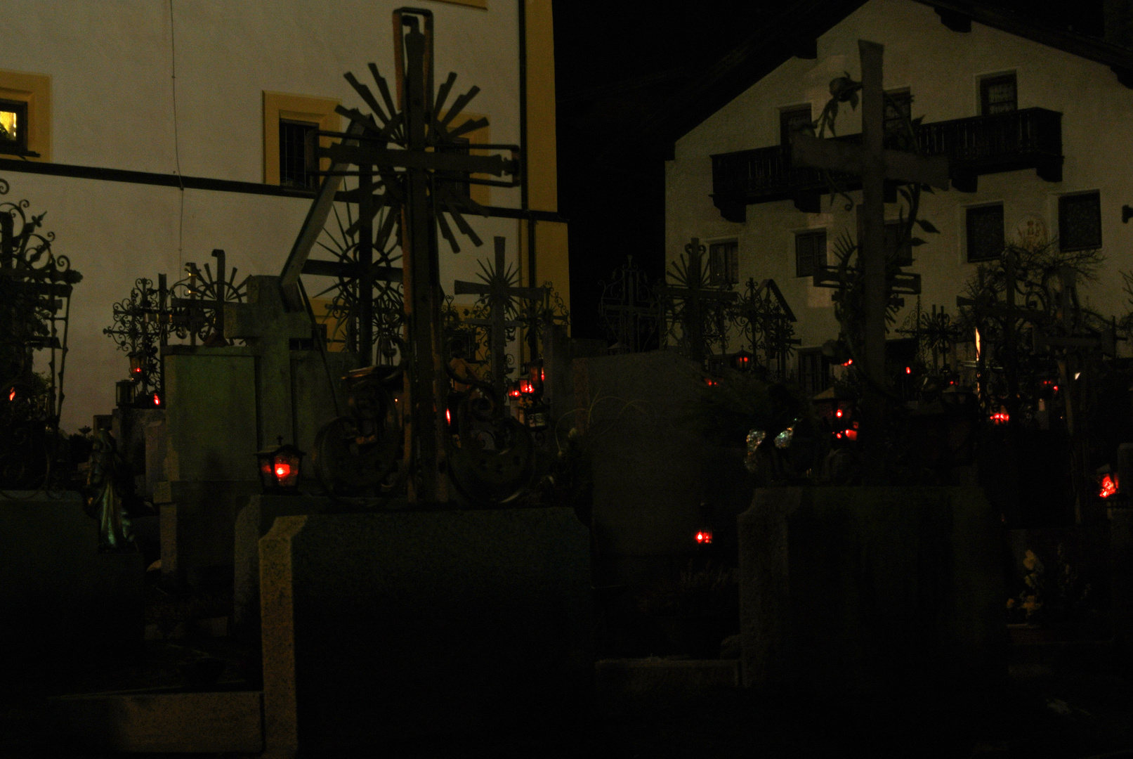 Nachts auf dem Friedhof