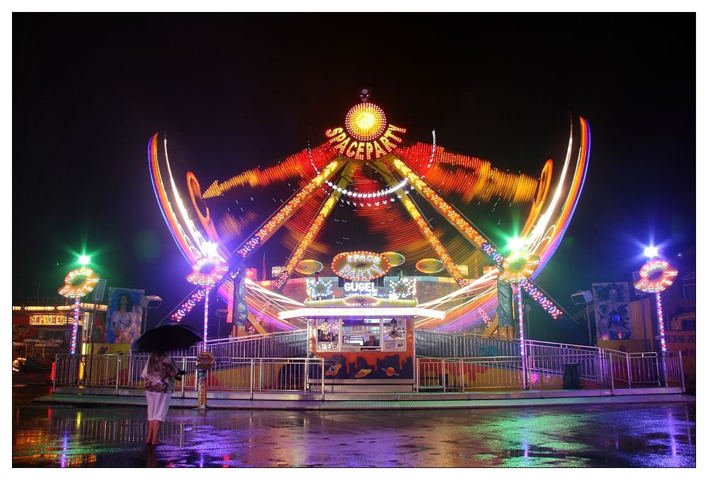 Nachts auf dem Schützenfest