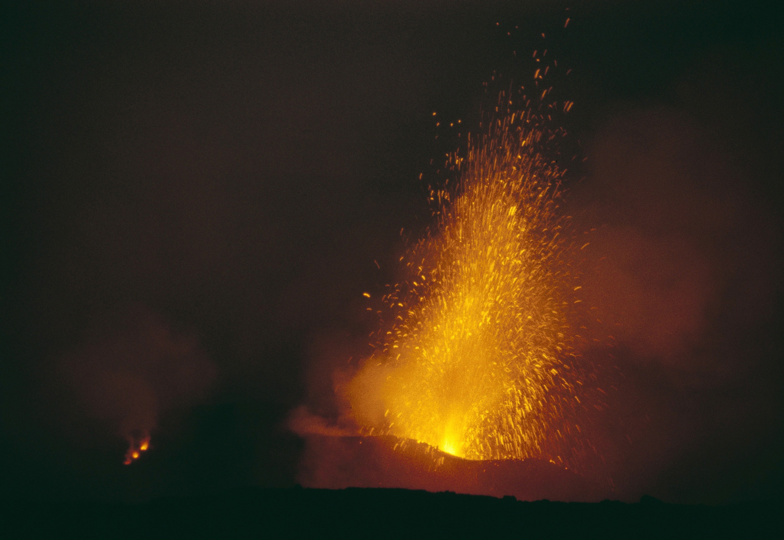 Nachts auf dem Stromboli