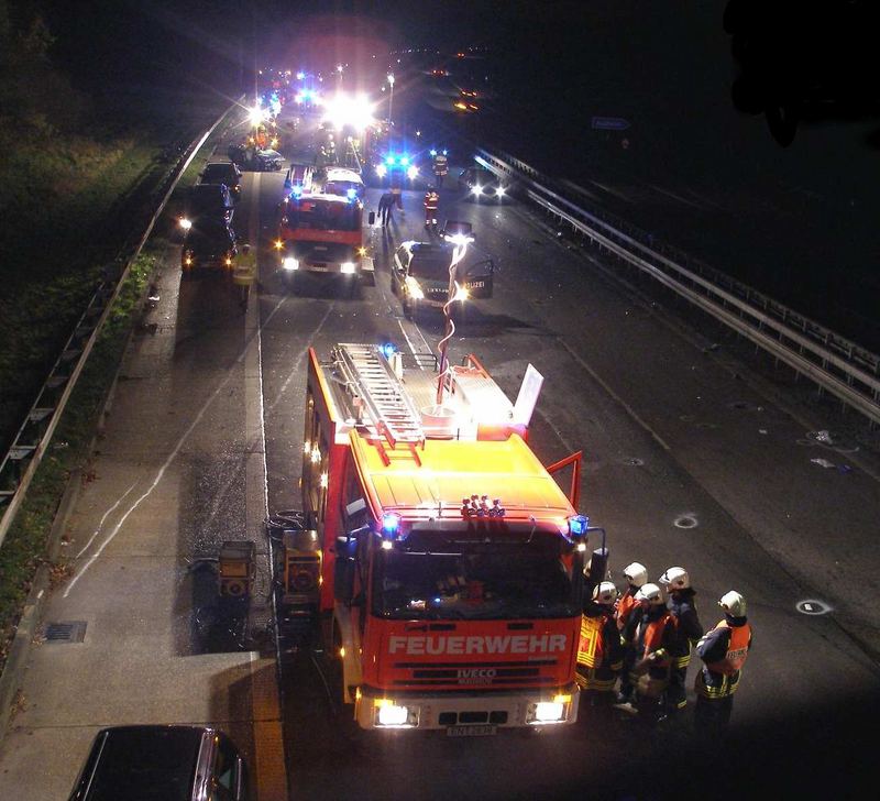 Nachts auf der Autobahn