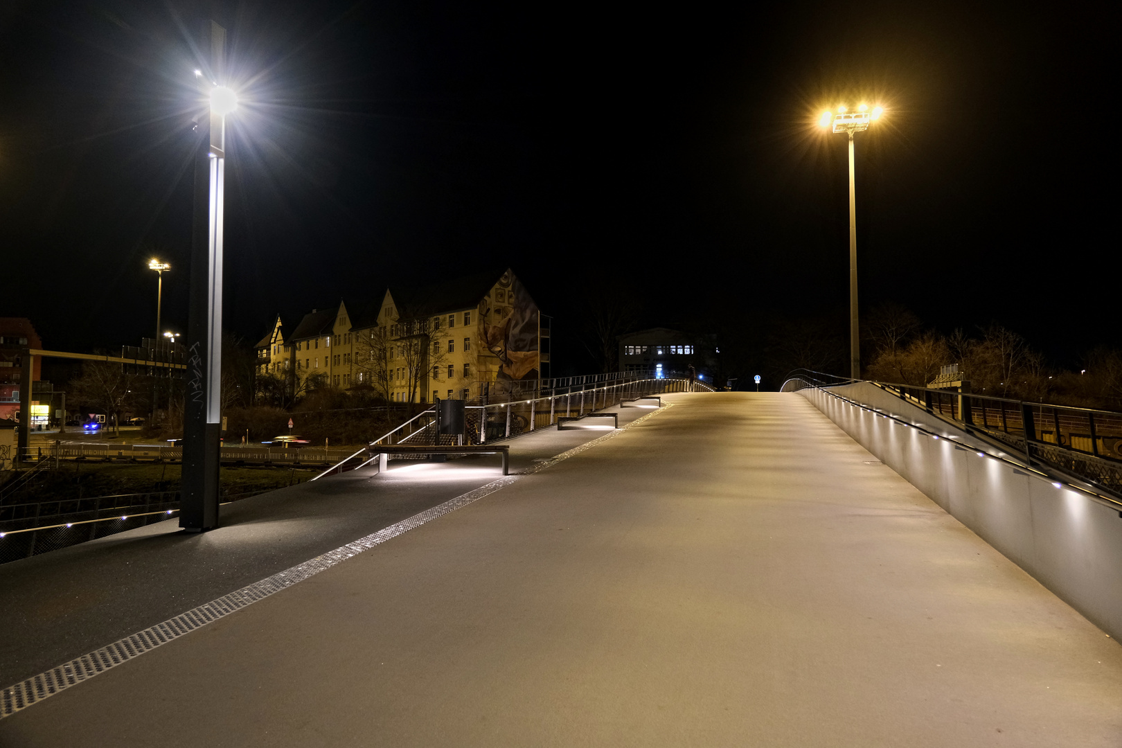 "Nachts auf der Brücke"