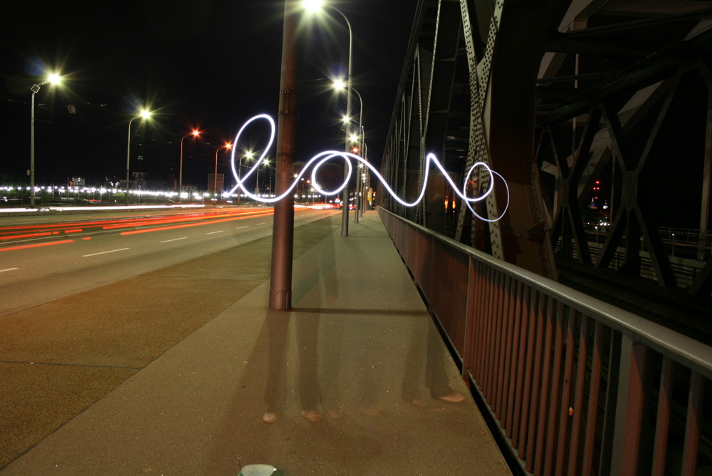 Nachts auf der Brücke..