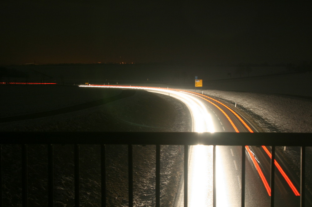 Nachts auf der Brücke