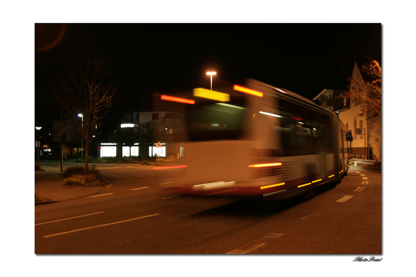 NACHTS AUF DER STRASSE