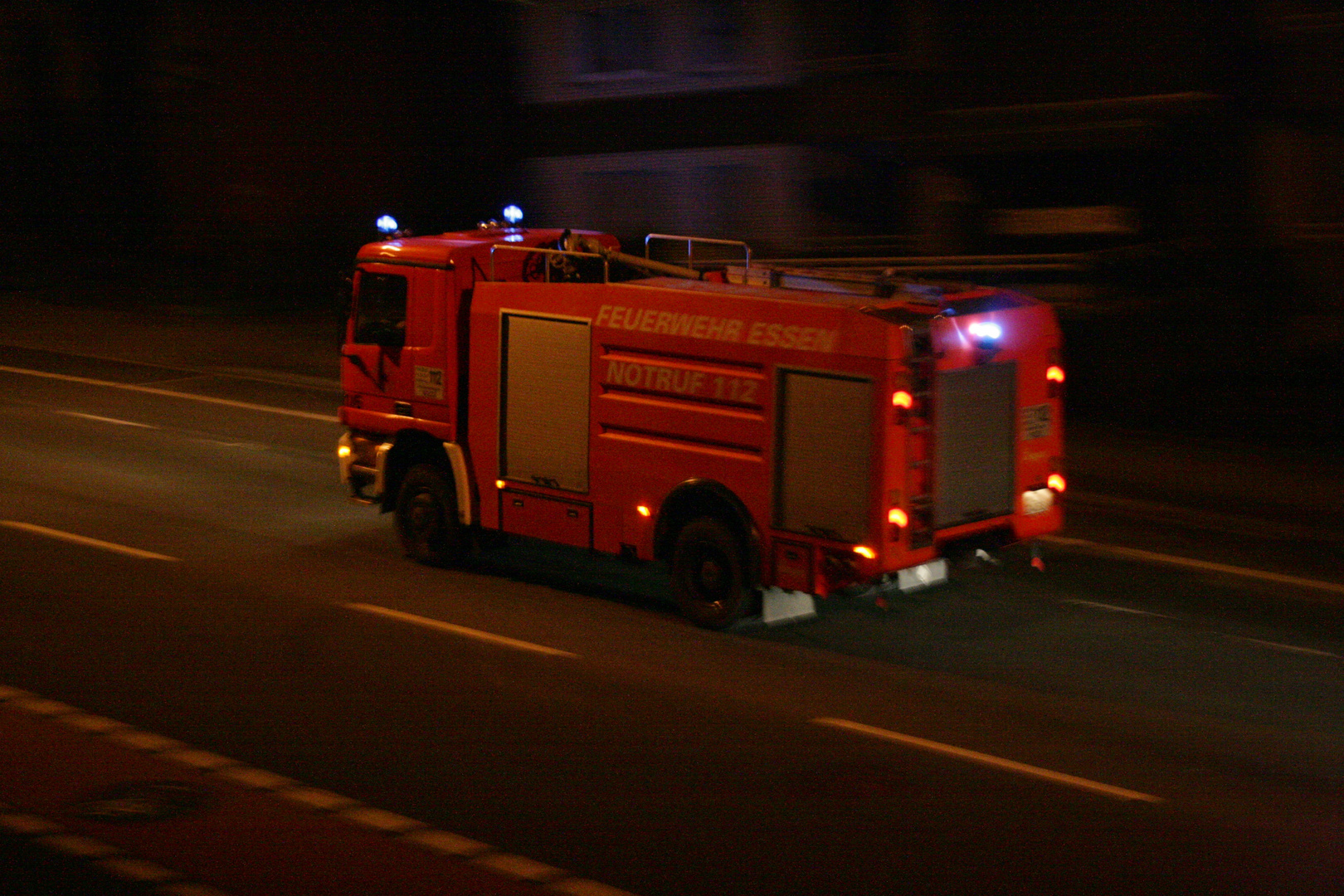 Nachts auf Essens Straßen