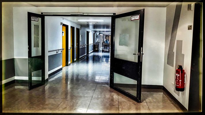 NACHTS AUF STATION 4.....