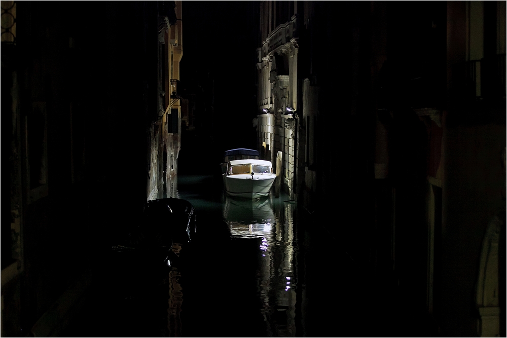 Nachts auf Venedigs Kanälen